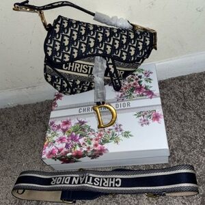 Trendy Saddle Style Purse